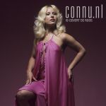 15-02-1976 Bonnie St. Clair at studio in Amsterdam. Photo: Govert de Roos/Connu

[keywords]Half Length, Eyecontact, Smiling[/keywords]